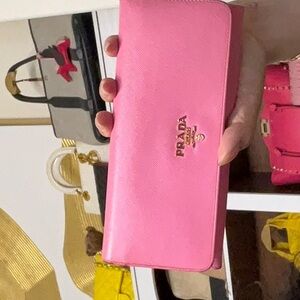 19. Prada Pink Wallet Sold As Is Desc In Live No Cancel/returns